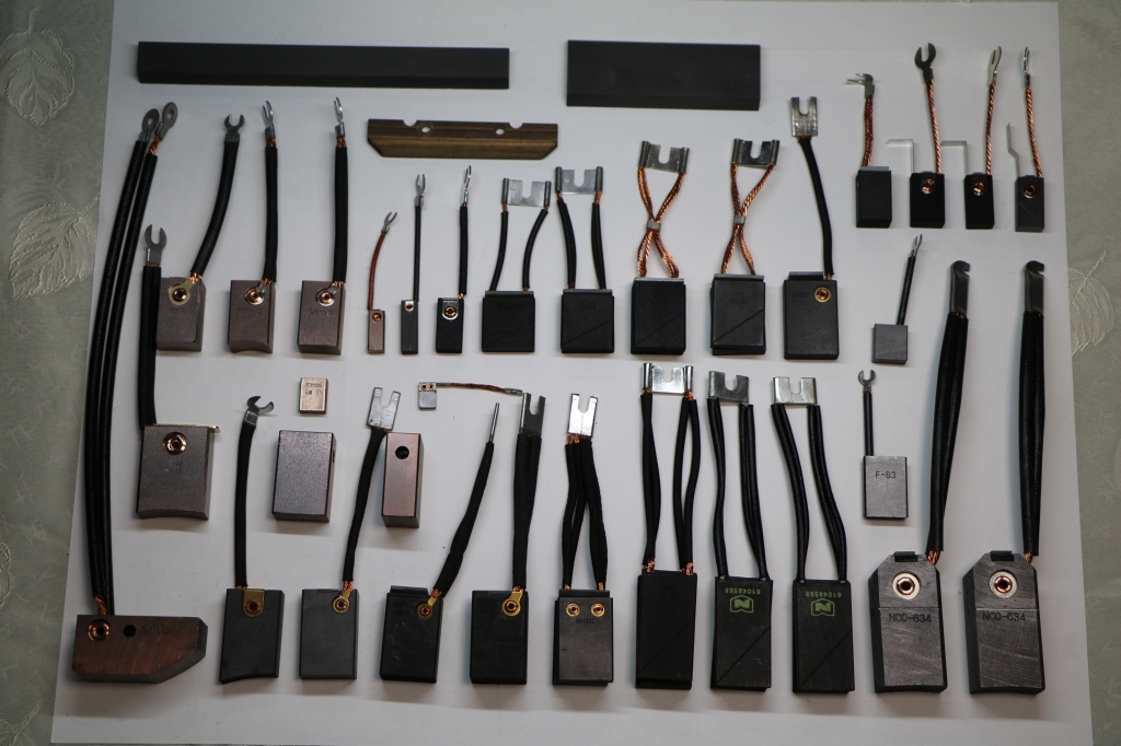 大型カーボンブラシ