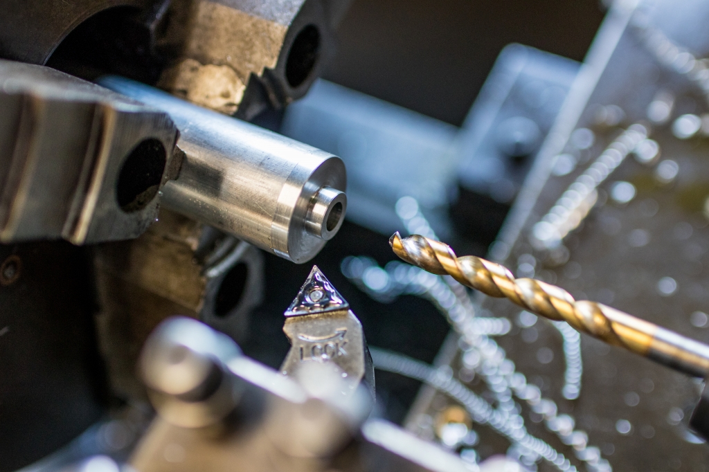 産業用カーボンブラシは日本電業社へ